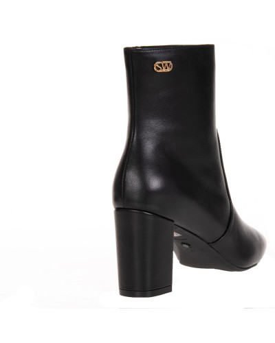 Czarne skórzane botki LINARIA