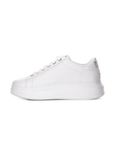 Białe skórzane sneakersy