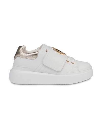 Białe skórzane sneakersy