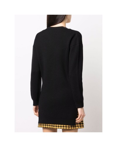 Czarny sweter oversize