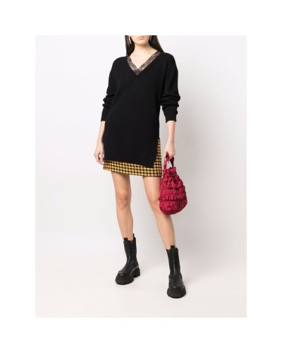 Czarny sweter oversize