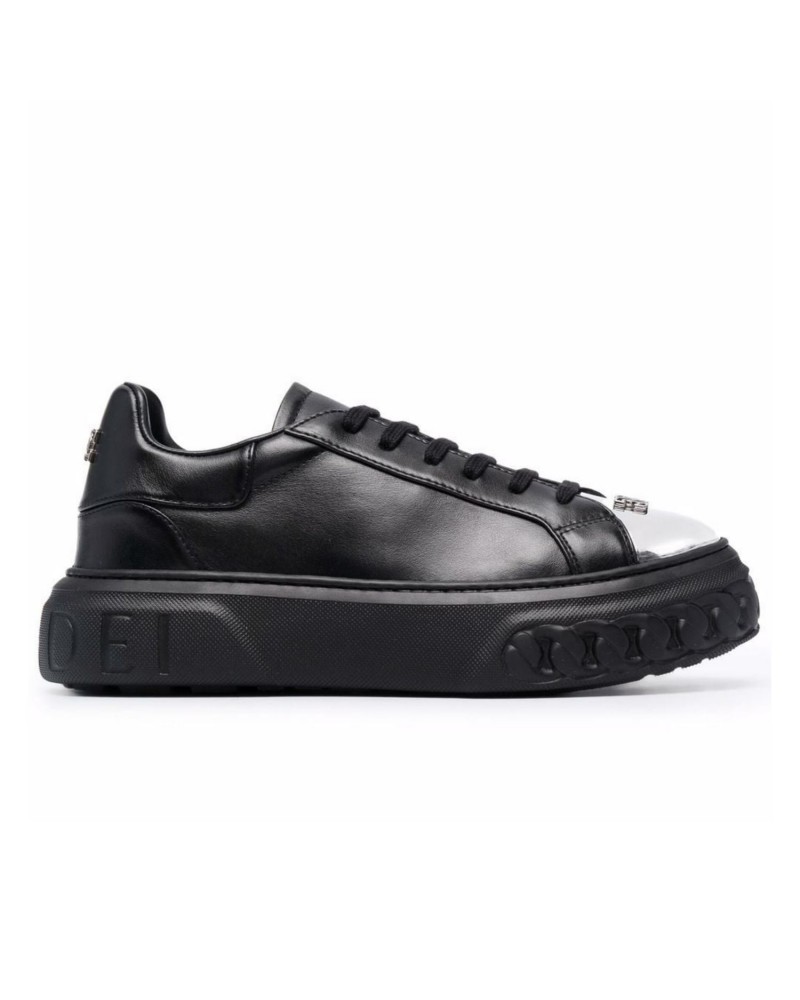 Czarne skórzane sneakersy z blaszką