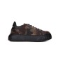 Materiałowe sneakersy w militarny wzór Materiałowe sneakersy w militarny wzór