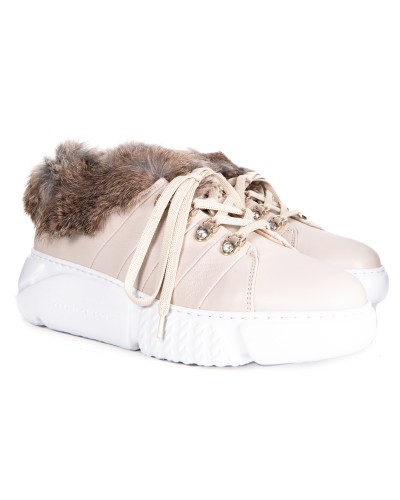 Beżowe skórzane sneakersy z futerkiem