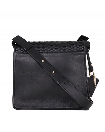 skorzana-torebka-parise-crss-77-m-blk