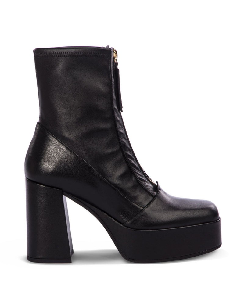 Czarne botki na obcasie