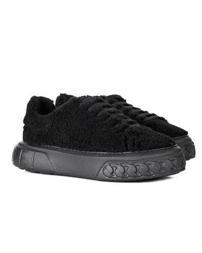 Sneakersy futrzane