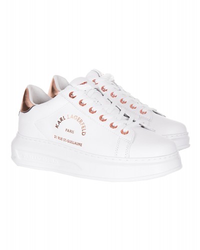 Sneakersy