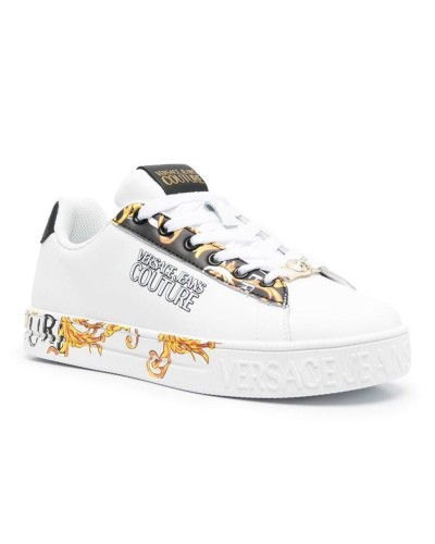 Sneakersy