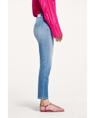 Niebieskie jeansy