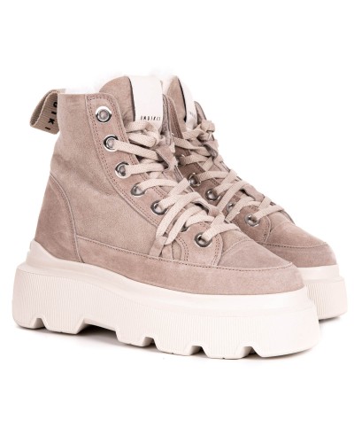 Sneakersy na platformie