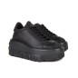 Sneakersy na platformie