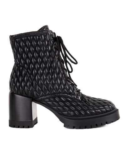 pikowane-botki-na-obcasie-casadei-1r438w0701c9000