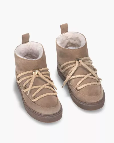 Zamszowe beżowe sneakersy